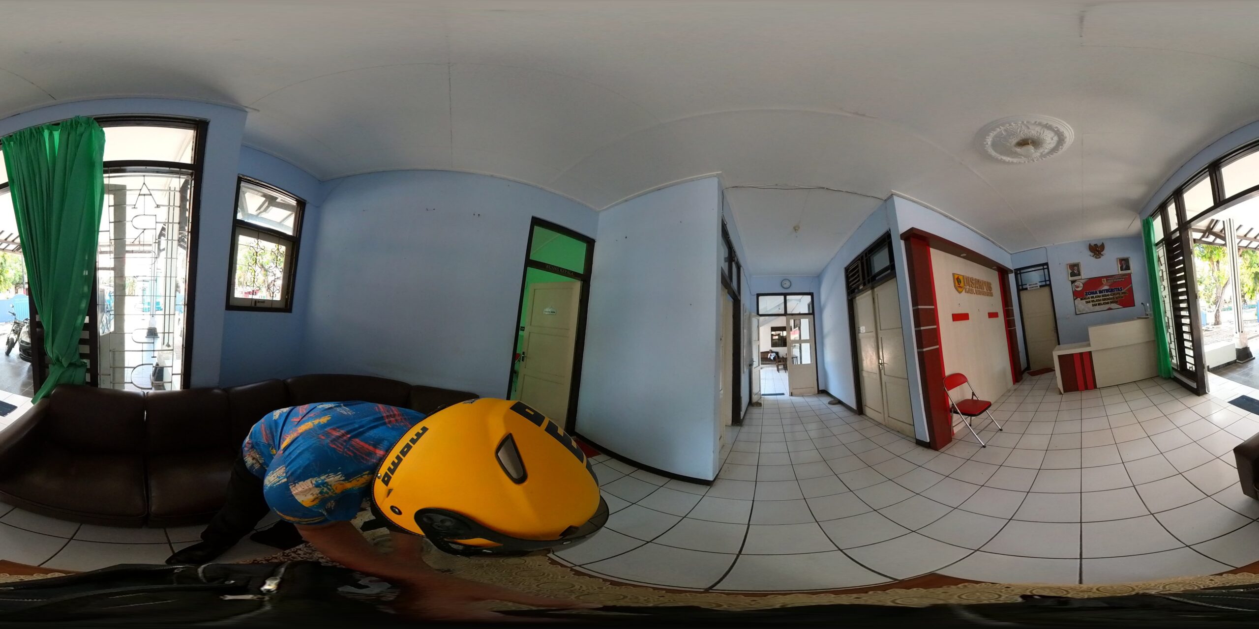 Depan Ruang Kepala
